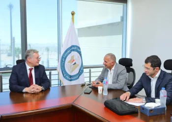 وزير البترول يبحث مع “السويدي إليكتريك” مستجدات مجمع الصناعات الفوسفاتية بالعين السخنة