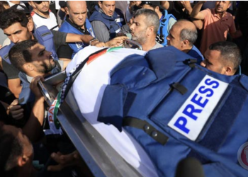 استشهاد 4 صحفيين في قصف إسرائيلي أمام مستشفى الشفاء