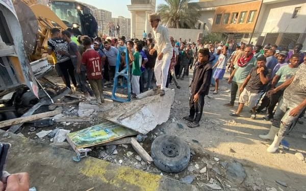 مصرع 3 أشخاص وإصابة 5 في تصادم مروع بطريق الأوتوستراد