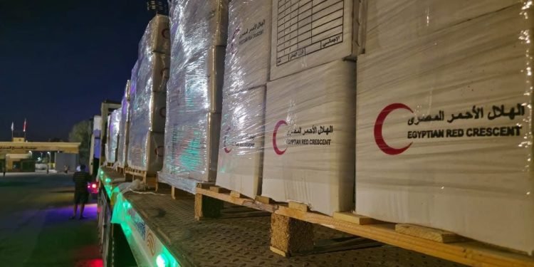 إطلاق قافلة “زاد العزة” الـ 26 إلى غزة بحمولة 3200 طن مساعدات إنسانية