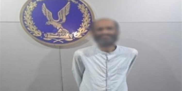 ضبط شخص بالإسكندرية لتعديه بالضرب على قطة بالعصا