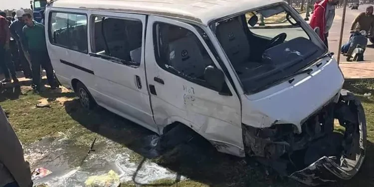 إصابة 8 أشخاص في سقوط ميكروباص من أعلى الدائري بالمنيب