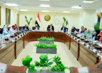 التعليم: نستهدف تطوير العملية التعليمية وتخفيف العبء على أولياء الأمور