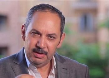 كمال أبو رية يتعرض لحادث في كرداسة ويتصالح مع قائد السيارة