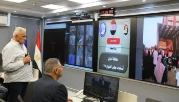 محافظ أسوان يتابع العملية الانتخابية ويشيد بإقبال المواطنين