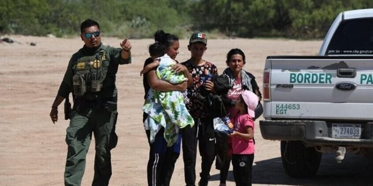 ارتفاع غير مسبوق في الهجرة غير الشرعية إلى أمريكا رغم إجراءات ترامب المشددة