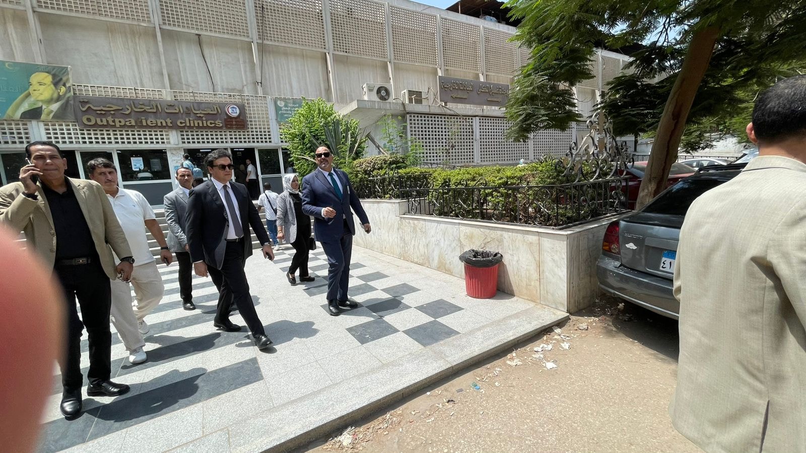 وزير الثقافة يتابع بمستشفى معهد ناصر إجراءات خروج جثمان صنع الله إبراهيم وتشييعه