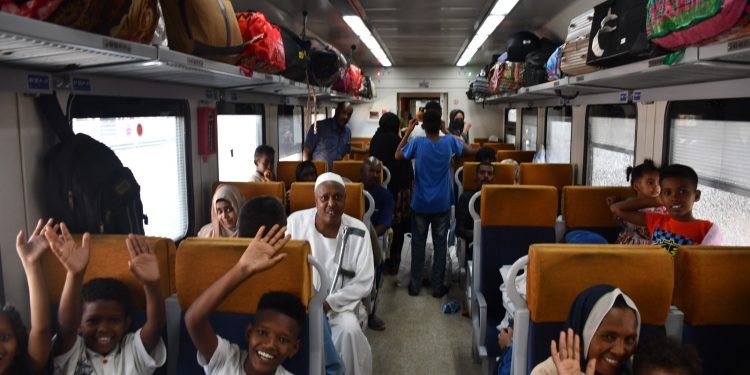 تشغيل الرحلة التاسعة لعودة الأشقاء السودانيين طوعًا عبر سكك حديد مصر