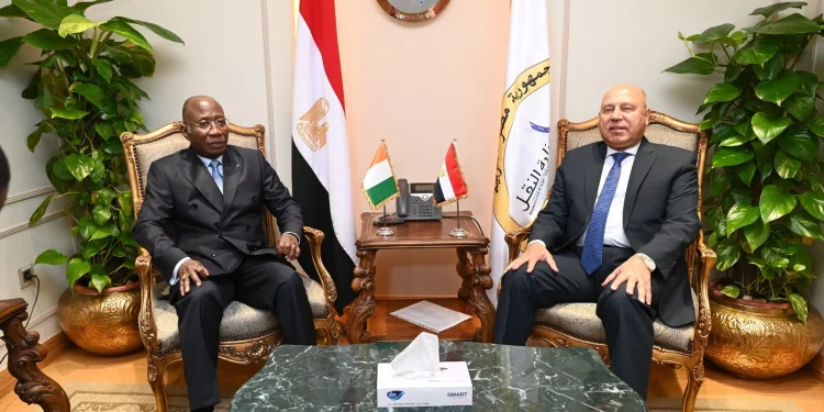 مصر وكوت ديفوار تبحثان تعزيز التعاون في الصناعة والنقل وتوسيع الشراكة الإفريقية