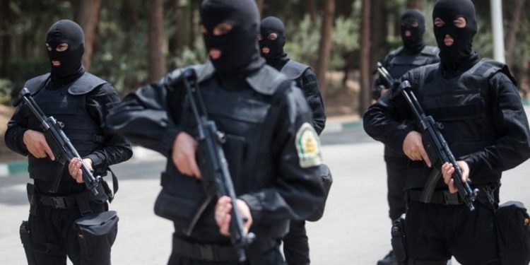 إيران تعلن إحباط مخطط إرهابي وتتهم الموساد بالوقوف وراءه