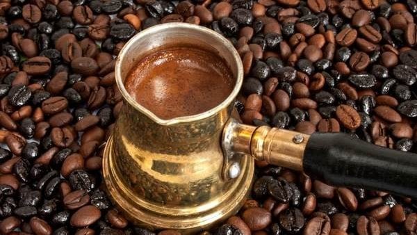 أزمة عالمية في تجارة القهوة.. ما علاقة ترامب؟