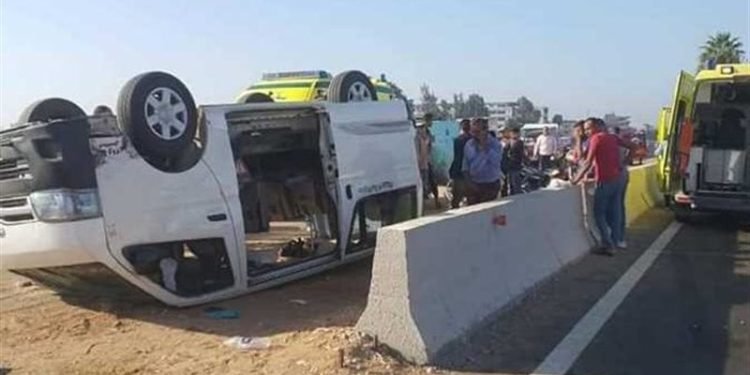 النيابة تستمع لأقوال 13 مصابًا في انقلاب ميكروباص بالأوسطي