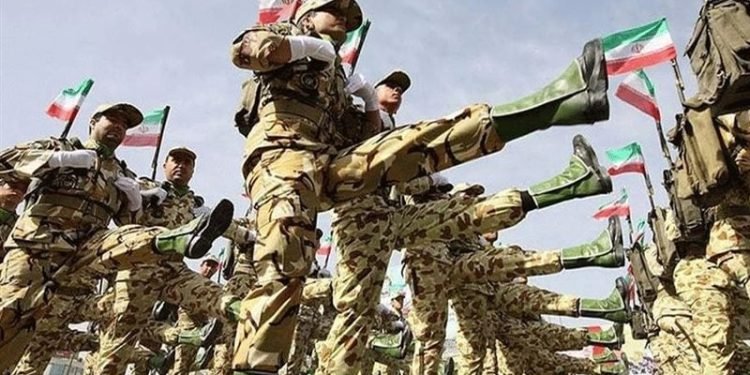 وزير الدفاع الإيراني يهدد إسرائيل بصواريخ جديدة أكثر قوة