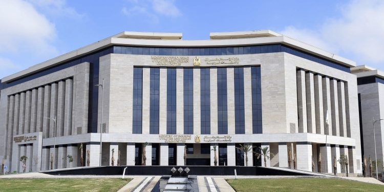 “الإسكان” تحدد آلية تلقي طلبات مستأجري “الإيجار القديم” للوحدات البديلة بدءًا من أكتوبر لمدة 3 أشهر