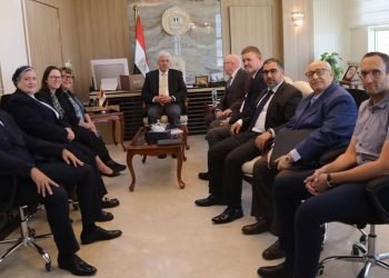 وزير التعليم العالي يبحث تعزيز التعاون مع جامعتي أدنبرة نابيير وكوين مارجريت البريطانية