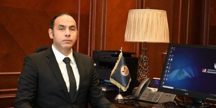 من هو إسلام عزام رئيس البورصة الجديد؟