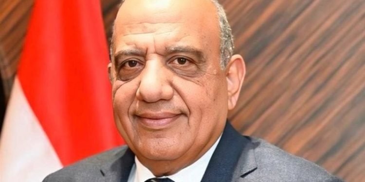 حادث مروري لموكب وزير الكهرباء يسبب إصابات طفيفة للحراسة