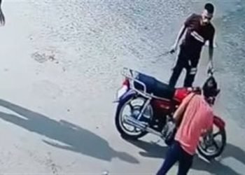 القبض على المتهم بمحاولة سرقة هاتف من مواطن بالأميرية