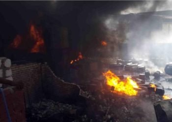 حريق ضخم في مزرعة دواجن بالمنيا يتسبب في نفوق 5 آلاف بطة