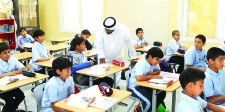 الإمارات تعتمد الذكاء الاصطناعي وتحدث سياسات التقييم في المدارس