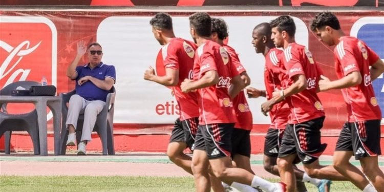 الأهلي يواصل استعداداته لمواجهة غزل المحلة بحضور الخطيب