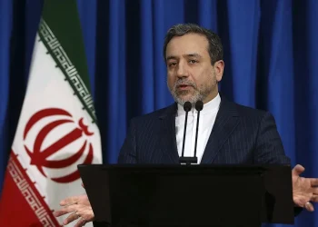 إيران تندد بخطوة أوروبية لإعادة العقوبات وتؤكد استعدادها للعودة إلى المفاوضات