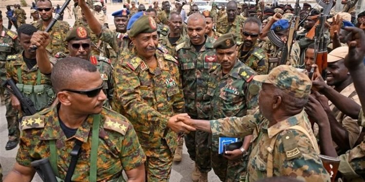 الجيش السوداني ينفي استهداف مساعدات إنسانية ويتهم الدعم السريع