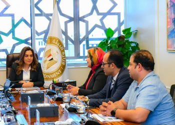 وزيرة التنمية المحلية تبحث تطوير منظومة التفتيش البيئي ورفع الكفاءات