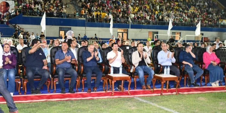 وزير الشباب ومحافظ بورسعيد يشاركان بشبابها ثاني حفلات “ليالي بشبابها” الصيفية