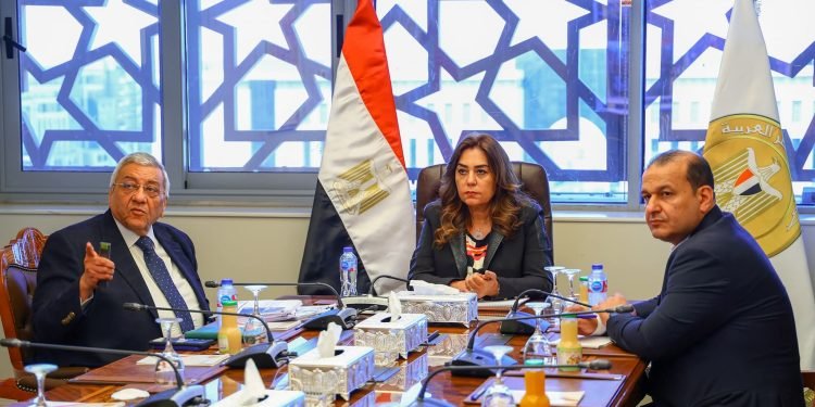 وزيرة التنمية المحلية تتابع خطط تطوير المسارات وتعزيز المدن التراثية