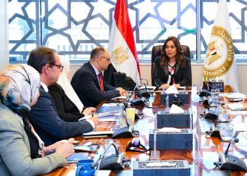 وزيرة التنمية المحلية تبحث مع وزيرة البيئة استعدادات مصر لقمة المناخ