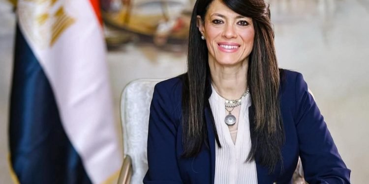 وزيرة التخطيط توجه بسرعة الانتهاء من مراكز خدمات مصر بالعريش والجيزة