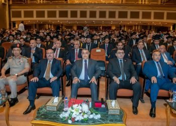 وزير الإنتاج الحربي يشهد تخرج دفعة جديدة من أكاديمية الهندسة