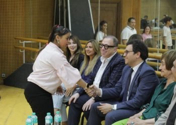 وزير الثقافة يشهد البروفات التحضيرية لافتتاح ملتقى “أولادنا” بدار الأوبرا المصرية