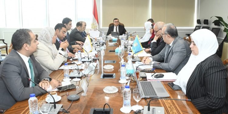 وزير الإسكان يتابع مستجدات القوانين المنظمة لعقود الإيجار الحالية