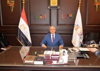 محافظ الأقصر يشكل لجان لحصر وتنظيم العلاقة بين الملاك والمستأجرين