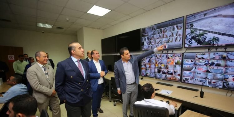 وزير الشئون النيابية يزور مستشفى الناس ويشيد بالخدمات الطبية