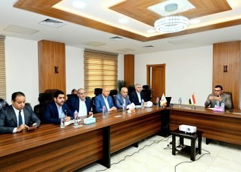 وزير الإسكان يتابع ملف تقنين الأراضي بمدينتي العبور الجديدة والشروق