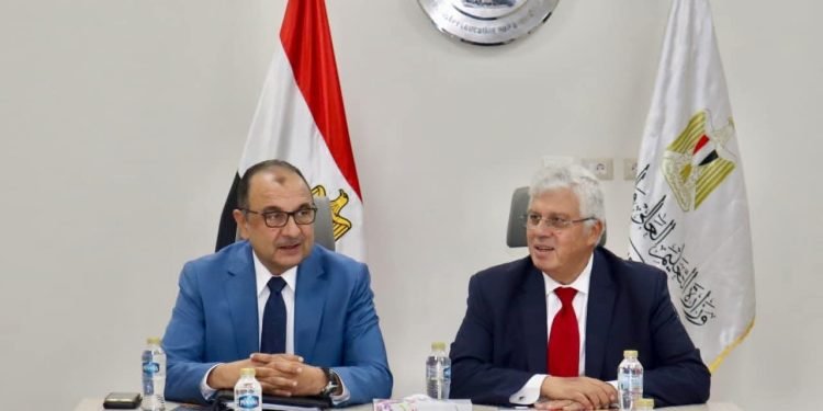 وزيرا التعليم العالي وقطاع الأعمال يبحثان تعزيز التعاون المشترك واستثمار الأصول لدعم المنظومة التعليمية والاقتصاد الوطني