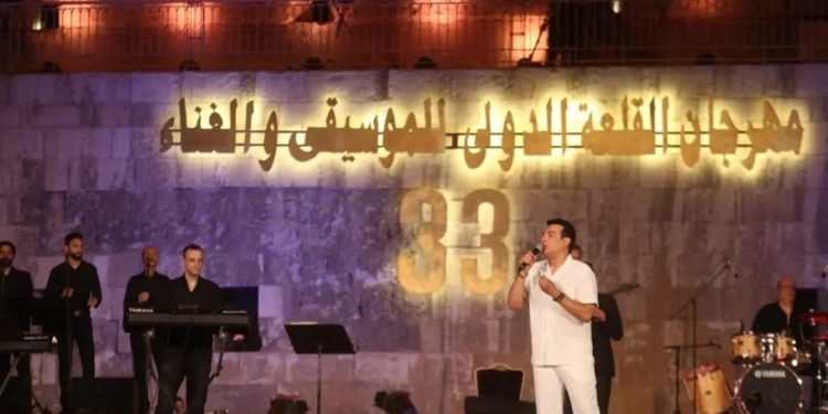 إيهاب توفيق ورسائل كنعان يحيون الحب والذاكرة بمهرجان القلعة