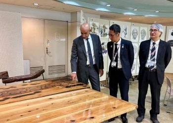 وزير التربية والتعليم يزور مدرسة “كوازاه” الفنية الصناعية بالعاصمة طوكيو