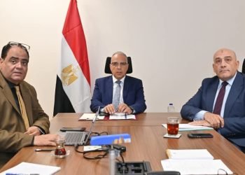 وزير الري يتابع نهر النيل وجهود إزالة التعديات واستلام الأراضي