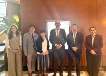 وزير التربية والتعليم يلتقي خبراء يابانيين لدعم ذوي الاحتياجات الخاصة