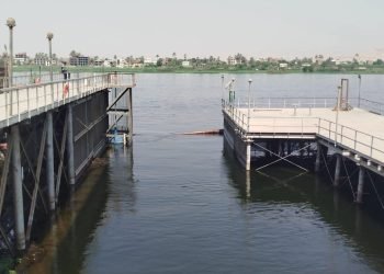 وزيرة التنمية المحلية تعلن الانتهاء من احتواء بقعة زيتية خفيفة بنهر النيل