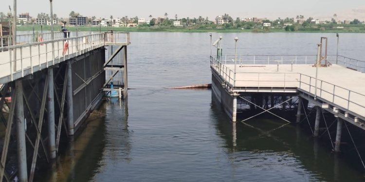 وزيرة التنمية المحلية تعلن الانتهاء من احتواء بقعة زيتية خفيفة بنهر النيل