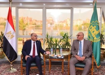 وزير العمل يبحث مع محافظ القليوبية تفعيل سبل التعاون في الملفات المشتركة