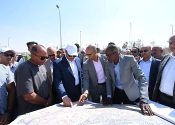 وزير الإسكان يتفقد محور التسعين الشمالي بالقاهرة الجديدة