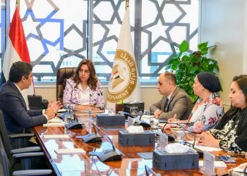 وزيرة التنمية المحلية تبحث الاستفادة من مخلفات التجمعات السكنية الجديدة