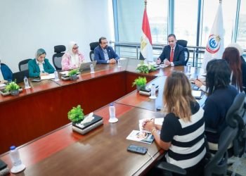 نائب وزير الصحة يبحث تطوير تدريب الكوادر البشرية بالقطاع الصحي