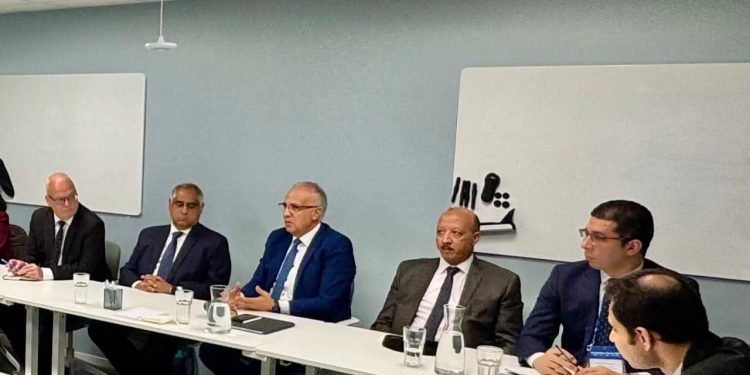 وزير الري يبحث مع مجلس التجارة السويدي سبل التعاون المشترك